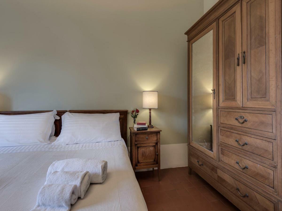 Tenuta Di Capezzana Bed & Breakfast Seano Eksteriør bilde
